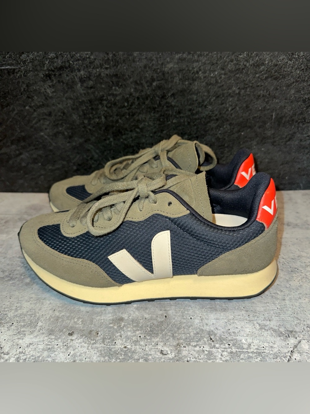 Veja RIO BRANCO ALVEOMESH NAUTICO WHITE ORANGE FLUO Sneakers Size 6 (37)